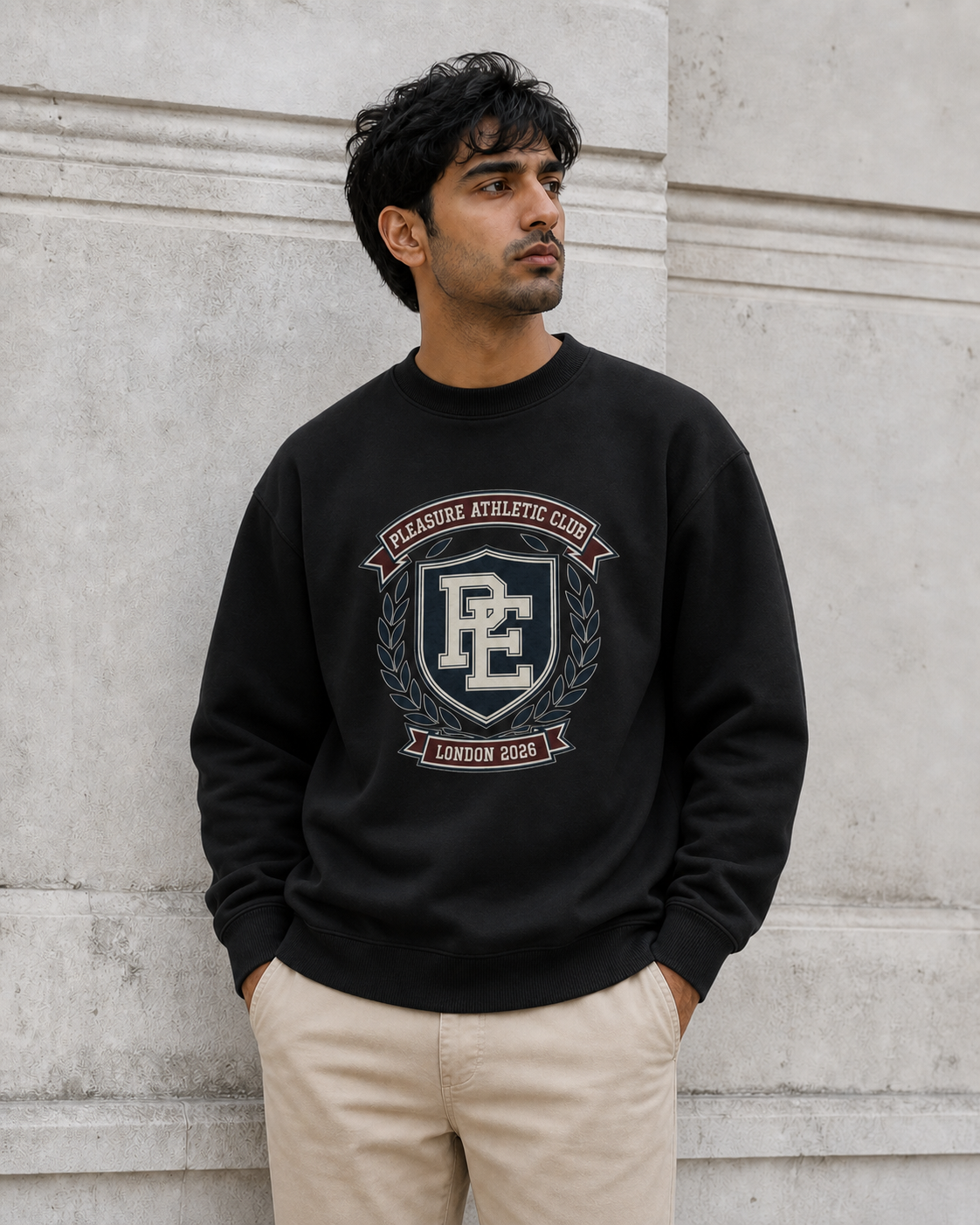 Athletic Club Heavyweight Sweatshirt in Deep Black — model visualisation
